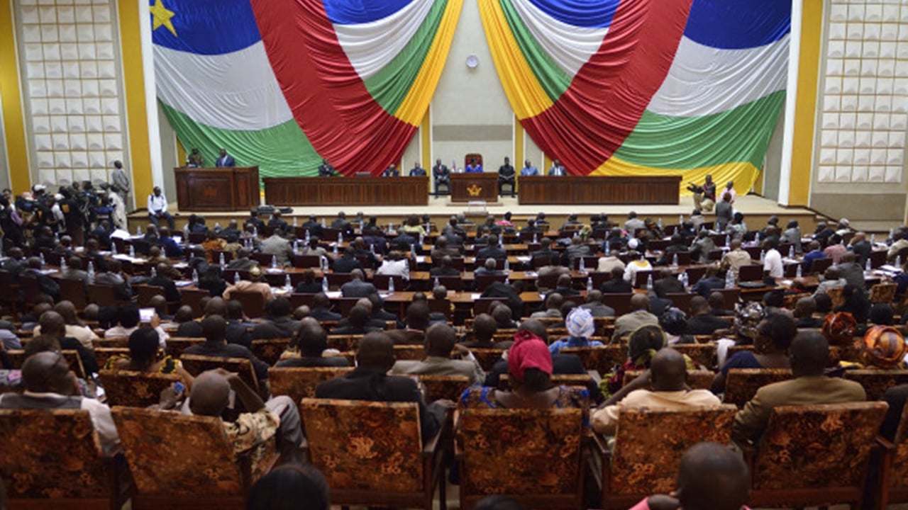 Législatives en Centrafrique : pourquoi tout n'est pas (encore) gagné pour Touadéra