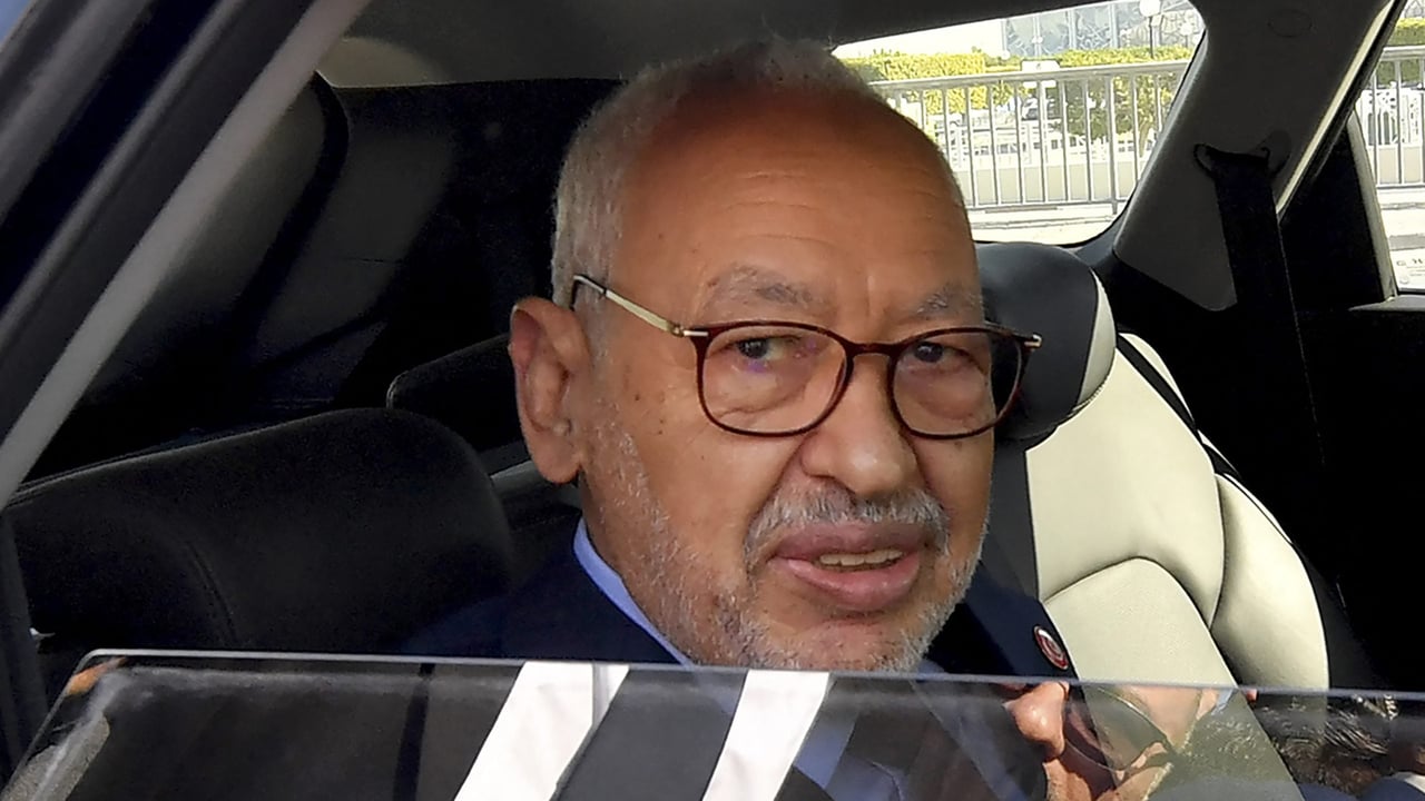 En Tunisie, hospitalisation « en urgence » de l’opposant Rached Ghannouchi