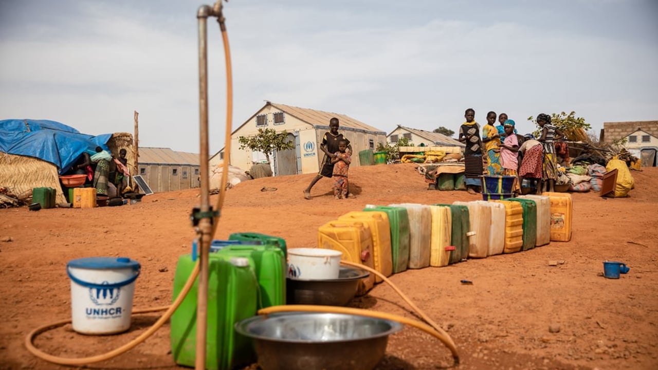 Moins d’herbe, moins d’eau, plus de monde… La fabrique des migrants climatiques au Sahel