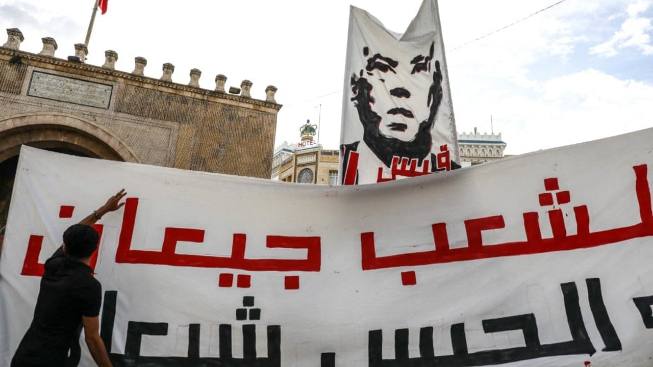 « La liberté n’est pas un crime » : piratée, l’application de Tunisie Telecom envoie un message critique du pouvoir de Kaïs Saïed