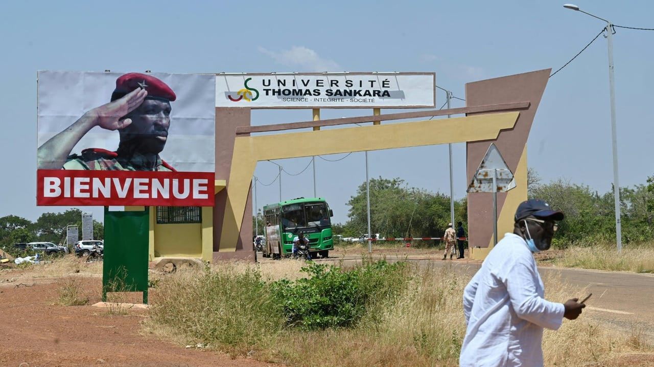 Au Burkina Faso, la junte suspend la principale organisation estudiantine et arrête son leader