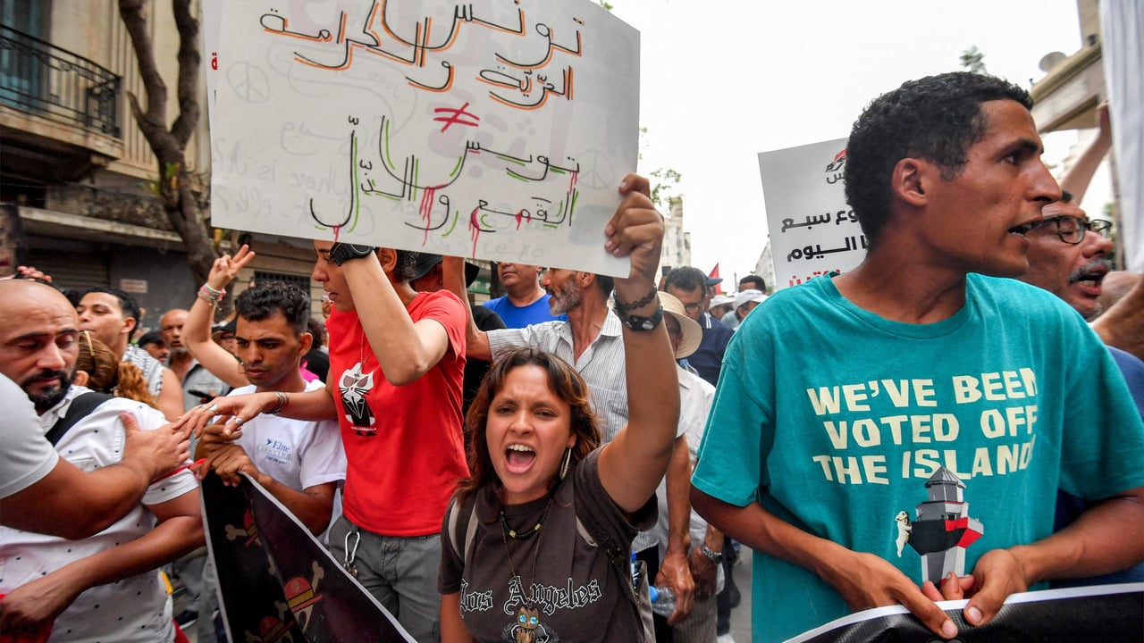 Nearly 2,500 People Protest in Tunis Against Government and Deteriorating Living Conditions