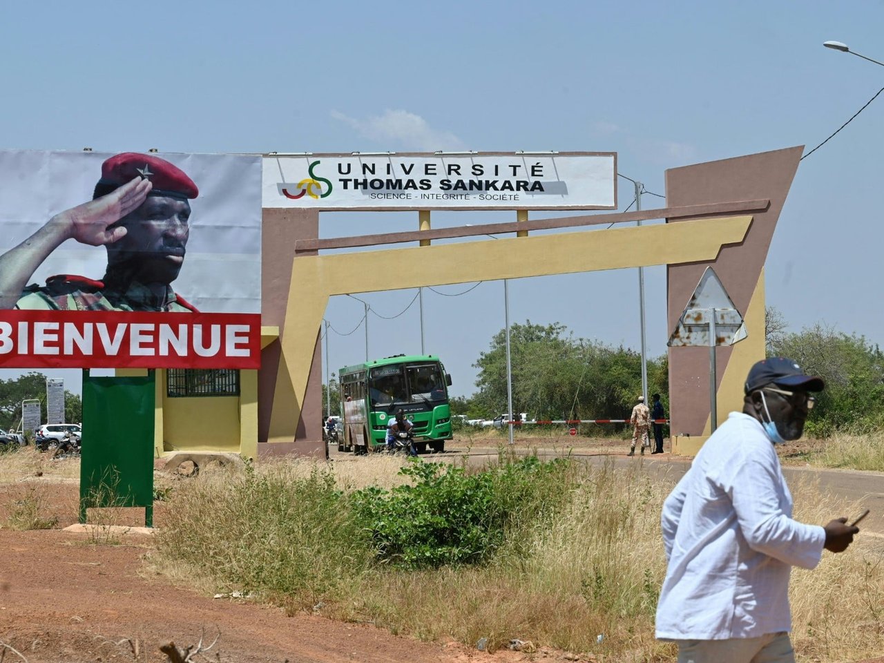 Au Burkina Faso, la junte suspend la principale organisation estudiantine et arrête son leader