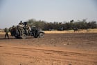 Un détachement des forces spéciales anti-jihadistes « Almahaou » (Tourbillon) patrouille le 6 novembre 2021 dans la région de Tillabéri, au Niger. © BOUREIMA HAMA/AFP