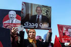 Des soutiens de Rached Ghannouchi, lors de son audition, le 21 février 2023. © Jihed Abidellaoui / Reuters