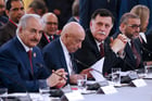 De gauche à droite : le maréchal Khalifa Haftar, Aguila Saleh Issa, Fayez al-Sarraj et Khaled Mechri. © Etienne Laurent/AP/SIPA