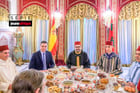 Le roi Mohammed VI avec le président du gouvernement espagnol Pedro Sanchez, à Salé, le 7 avril 2022. © Moroccan Royal Palace via AP/SIPA