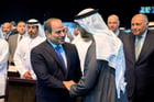 Rencontre entre le président égyptien Abdel Fattah al-Sisi et le président des Émirats arabes unis, Mohammed ben Zayed lors du sommet mondial des gouvernements 2023 à Dubaï, en février 2023. © Hamad AL-KAABI / Hamad AL-KAABI / UAE’s Ministry of Presidential Affairs / AFP