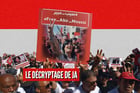 Des partisans de la présidente du Parti destourien libre (PDL), Abir Moussi, brandissent son image alors qu’ils demandent sa libération lors d’une manifestation organisée, à Tunis, le 15 octobre 2023. © Montage JA – FETHI BELAID / AFP