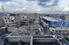 Opération de recherche et de sauvetage sous les décombres après un bombardement israélien au camp de réfugiés de Jabalia dans la ville de Gaza, le 14 novembre 2023. © Fadi Alwhidi / ANADOLU / Anadolu via AFP