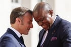 Emmanuel Macron et Brice Oligui Nguema au 19e Sommet de la Francophonie au château de Villers-Cotterets, le 4 octobre 2024.