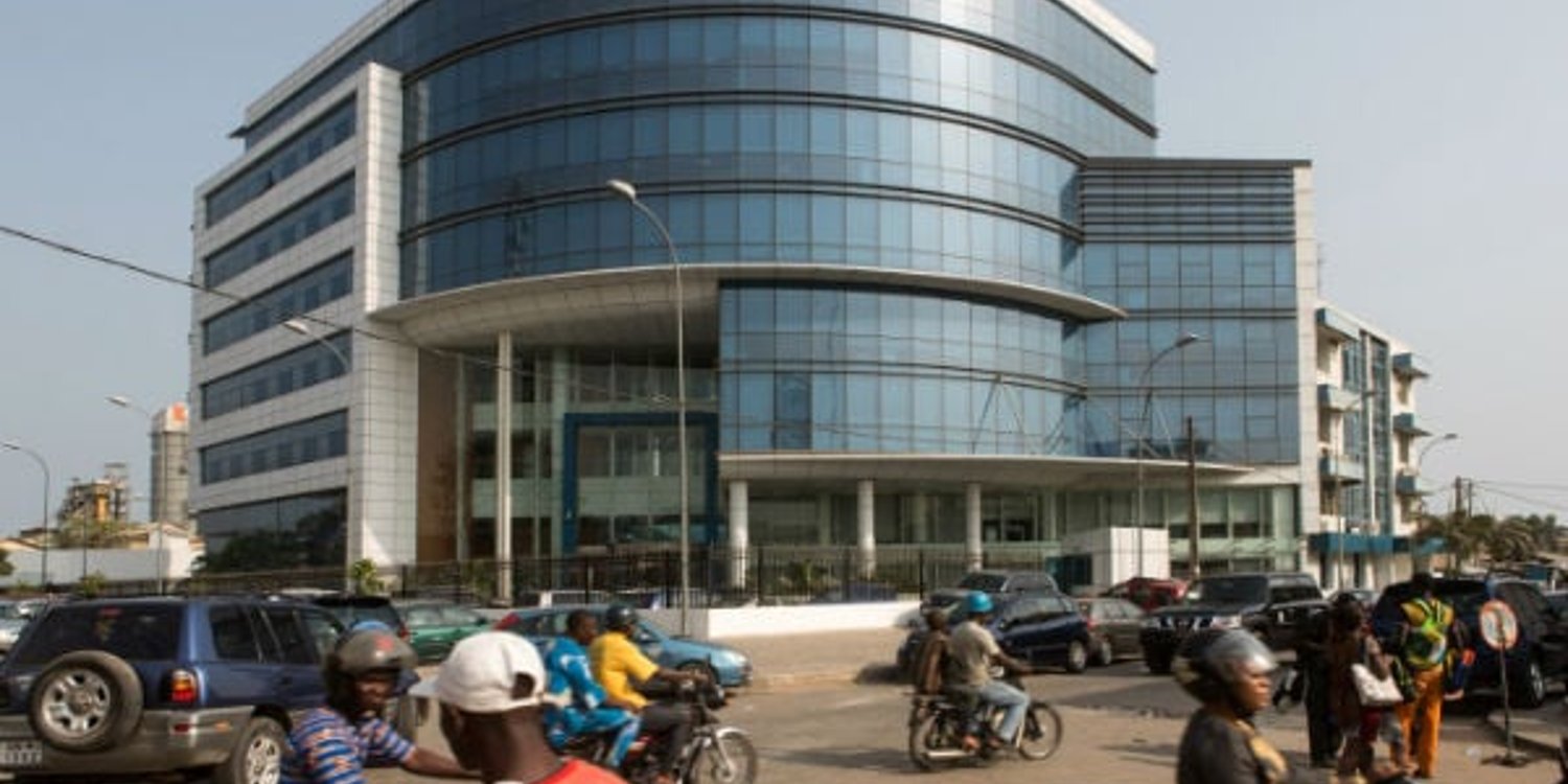 Dans le quartier commercial de Ganhi à Cotonou, au Bénin, en février 2016. © Gwenn Dubourthoumieu pour Jeune Afrique