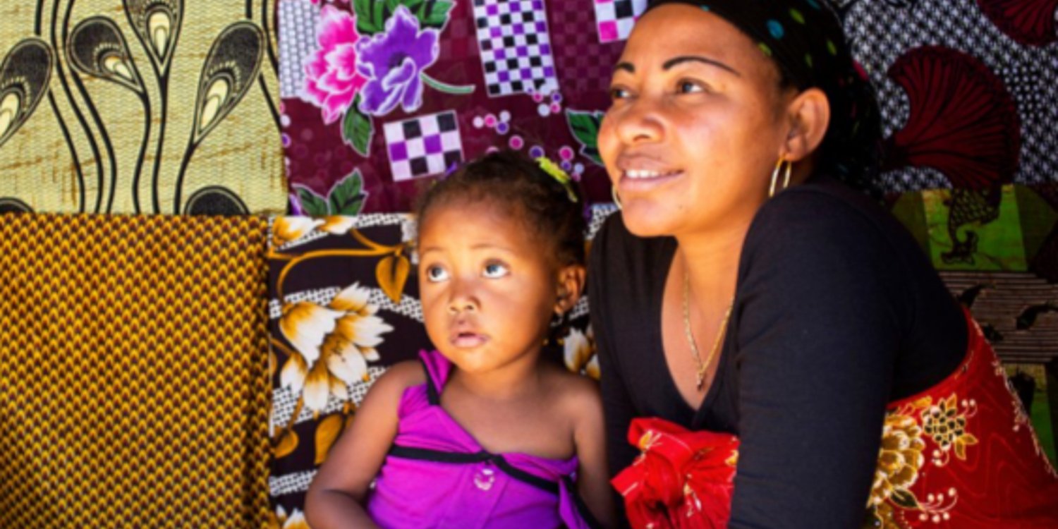 Une mère et sa fille à Madagascar. © Wolfgang Kaehler/Lightrocket Getty Images