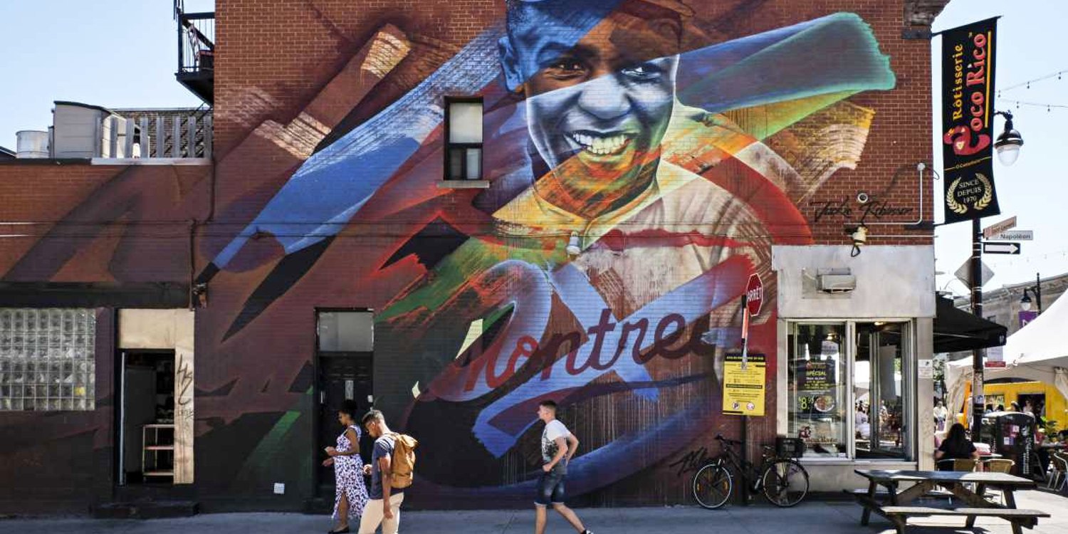 Fresque géante, à Montréal, en hommage à Jackie Robinson, premier joueur noir à avoir évolué dans la ligue professionnelle nord-américaine de base-ball, de 1947 à 1956. © Corinne SIMON/CIRIC