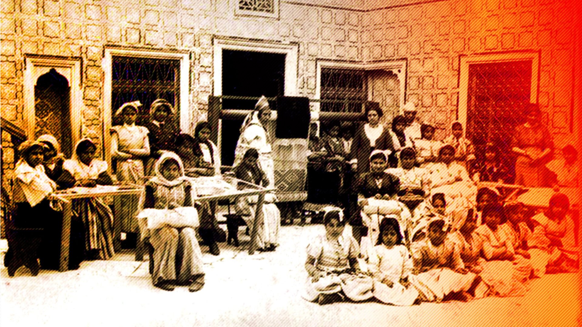 École pour filles en Tunisie, en 1921. © Montage JA; Wikipedia