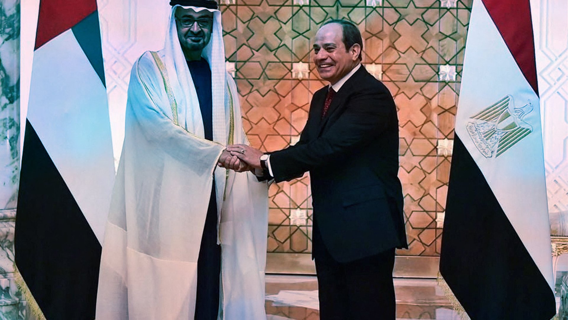 Le président des Émirats arabes unis, Mohammed Ben Zayed, et son homologue égyptien, Abdel Fattah al-Sissi, au palais présidentiel du Caire, le 12 avril 2023. © Egyptian Presidency/Handout via REUTERS