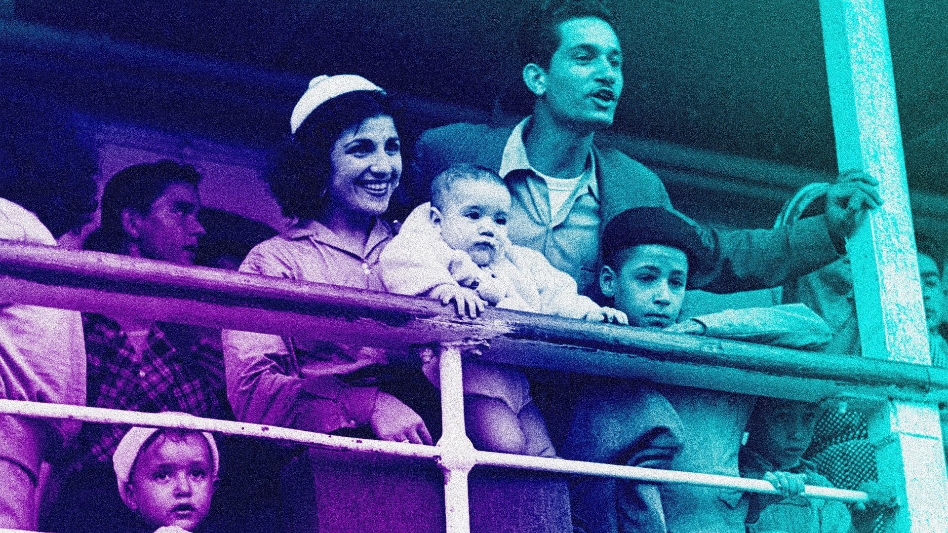 Juifs marocains accostant dans le port israélien de Haïfa. © COHEN FRITZ