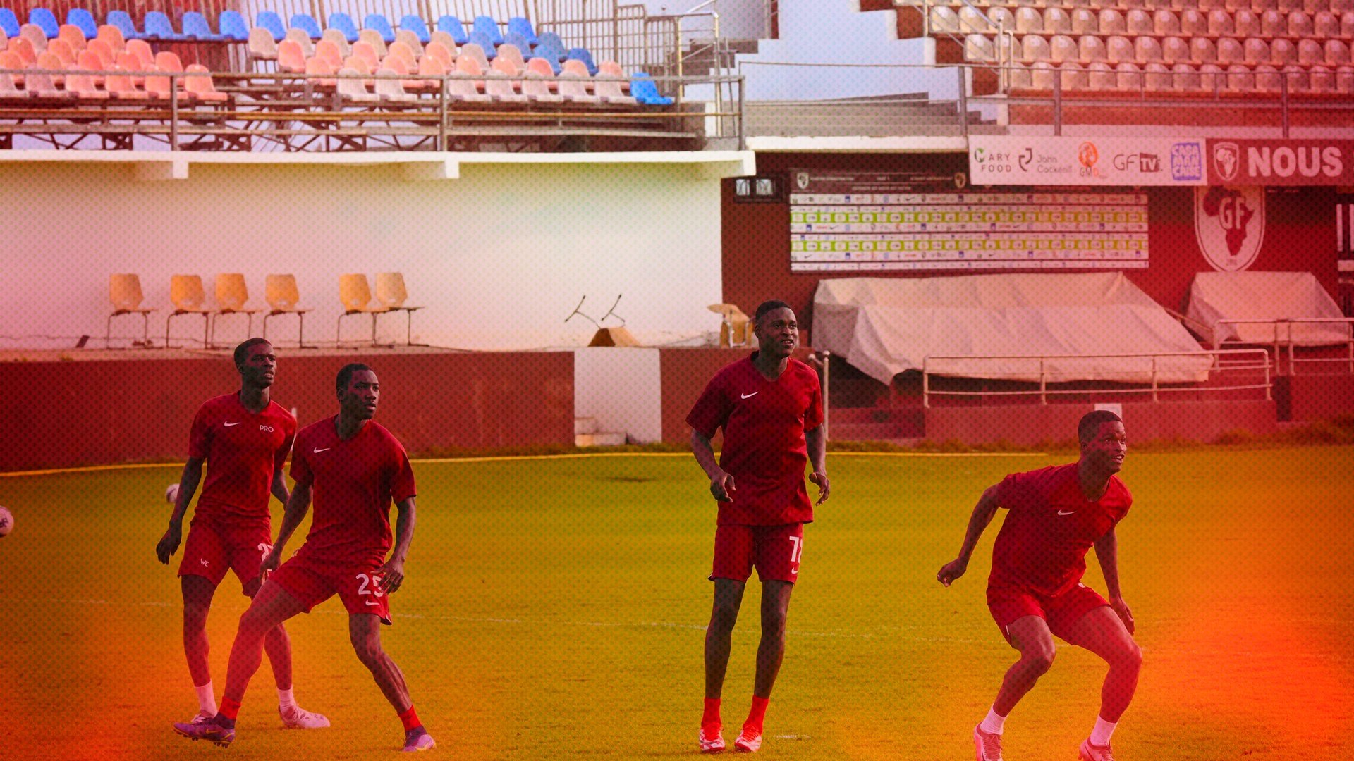 Centre de formation Génération foot, au Sénégal. © HERVIO JEAN MARIE/PressSport. Montage : JA.