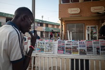 Un kiosque à journaux, à Dakar, le 6 février 2024. © JEROME FAVRE/EPA/MAXPPP