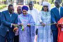 L’ex-président sénégalais Macky Sall et la vice-secrétaire générale des Nations unies, Amina J. Mohammed, lors de l’inauguration de la Maison des Nations unies, à Diamniadio, le 23 novembre 2023. © UN Sénégal/Bruno Demeocq