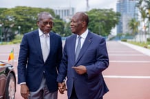 Patrice Talon, le président béninois, et son homologue ivoirien, Alassane Ouattara, à Abidjan, le 24 juin 2025.