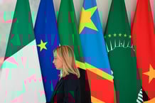 La cheffe du gouvernement italien, Giorgia Meloni, assiste au sommet « Le plan Mattei pour l’Afrique et la passerelle mondiale : un effort commun avec le continent africain », à Rome, le 20 juin 2025.