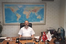 Melih Tanriverdi, président du conseil d’administration de la société Sadat, dans son bureau, à Istanbul, le 11 juin 2024. © Joséphine Dedet