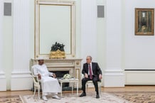 Rencontre entre Mahamat Idriss Déby Itno, alors président de la transition, et Vladimir Poutine au Kremlin, le 24 janvier 2024. © Mikhail Metzel /Sputnik/REUTERS