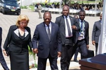 La Première dame Dominique Ouattara et le président Alassane Ouattara, arrivent à la cérémonie d’hommage à Henri Konan Bédié, le 23 mai 2024. © Facebook PDCI