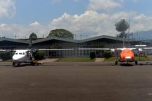 Deux avions stationnés à l’aéroport de Goma, en mars 2013. © Junior D. Kannah / AFP.