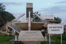 Le monument en hommage aux martyrs du camp de Thiaroye à Bamako, au Mali, en 2008. © R.Gaudin / Wikimedia Commons