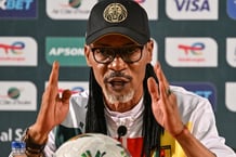 Le séléctionneur camerounais Rigobert Song en conférence de presse © Issouf SANOGO / AFP