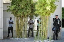 La sécurité du président camerounais à Genève © FABRICE COFFRINI / AFP)