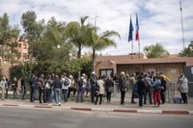 Devant le consulat de France à Marrakech. © FADEL SENNA/AFP