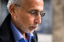 Tariq Ramadan arrive au Tribunal de Genève © Fabrice COFFRINI / AFP