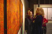 Brigitte Macron visite l’exposition rétrospective de son ami et artiste marocain Mehdi Qotbi, à l’Institut du monde arabe, à Paris, France, le 16 octobre 2024 © Abd Rabbo/ABACAPRESS.COM