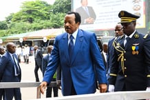 Paul Biya préside le défilé civil et militaire à l’occasion de la Fête nationale, à Yaoundé, le 20 mai 2025.