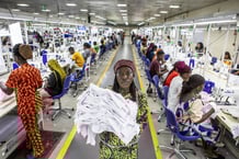 La zone industrielle de Glo Djigbé compte trois unités intégrées de textile et emploie plus de 10 000 personnes dans ce secteur. © Yanick FOLLY/AFP