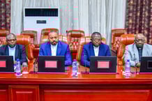 Les chefs religieux des Églises catholique et protestante rencontrent Félix Tshisekedi à la Cité de l’Union africaine à Kinshasa, le 21 juin 2025. © Présidence de la RDC