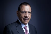 Mohamed Bazoum, alors président du Niger, à Niamey le 7 octobre 2021. © Vincent Fournier pour JA
