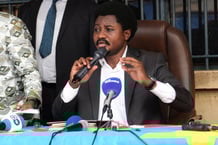 Le désormais ex-ministre congolais de la Justice, Constant Mutamba, s’exprime en direct de la prison centrale de Makala, à Kinshasa, le 27 juillet 2024. © REUTERS/Justin Makangara