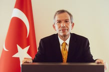 Le grand maître de la Grande Loge de Turquie, Remzi Sanver, en 2021. © DR