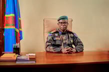 Le général Évariste Kakule Somo, gouverneur militaire du Nord-Kivu, dans son bureau provisoire à Beni, en février 2025. © Marie Noelle Kabuya