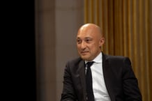 Arnaud Ngatcha, adjoint à la maire de Paris en charge de l’Europe, des relations internationales et de la francophonie, le 25 avril 2023. © Alexandra BONNEFOY/REA