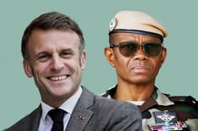 Emmanuel Macron (à g.) et le général Souleymane Kandé, ex-chef d’état-major de l’armée de terre sénégalaise. © MONTAGE JA : Matthieu Mirville/ZUMA Press Wir/SIPA, DR