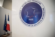 Parmi la quinzaine de personnes concernées par cette demande de rapatriement immédiat d’Alger, figurent deux agents de la DGSI, le contre-espionnage français. © Arthur Nicholas Orchard/Hans Lucas via AFP