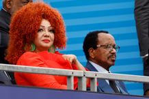 Le couple présidentiel camerounais, lors de la cérémonie d’ouverture des JO 2024, à Paris le 26 juillet. © Odd ANDERSEN / AFP