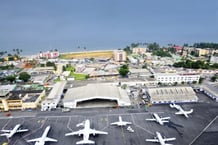 L’aéroport de Libreville. © Renaud VANDERMEEREN/les Éditions du jaguar