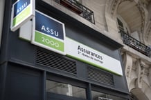 Une agence Assu 2000 à Paris, le 24 mai 2022. © Magali Cohen/Hans Lucas via AFP