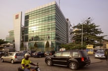 Siège de la Société générale dans le quartier commercial de Ganhi, à Cotonou, au Bénin.. © Gwenn Dubourthoumieu pour JA